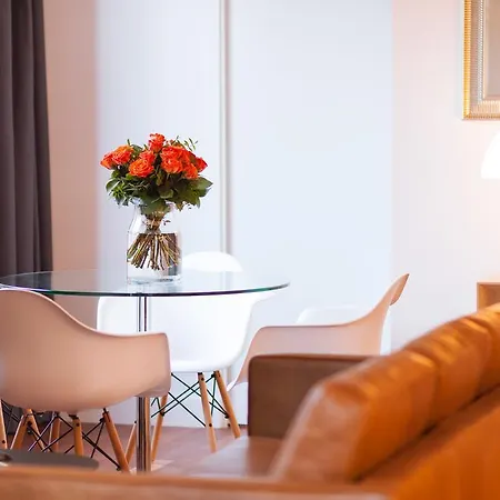 Loft Luxe Hyper Centre: Terrasse/piscine/ Salle De Sport Bed & Breakfast